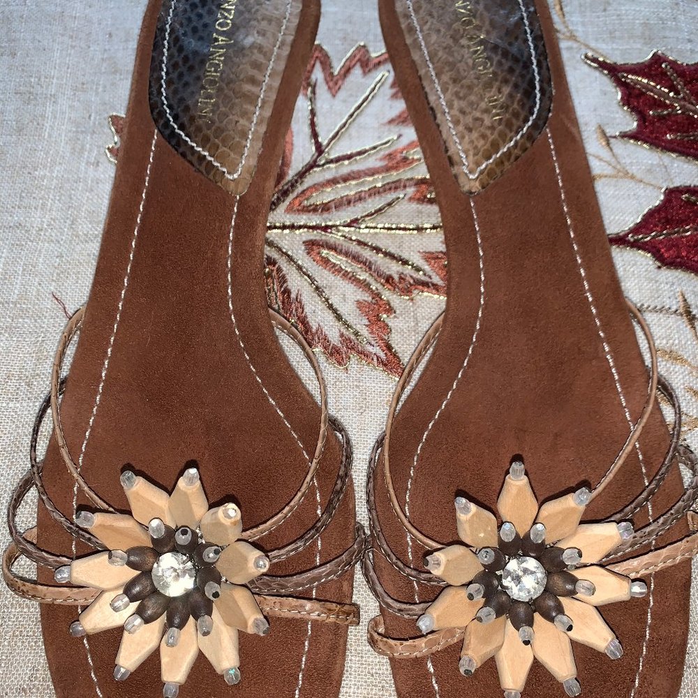 Enzo Angiolini Brown Suede Sandals w/ Flower